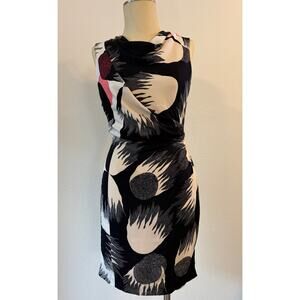 Diane Von Furstenberg Silk Dress Size 2 Black White Abstract Sheath DVF Sleevele